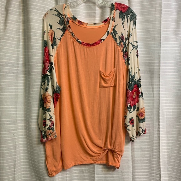 Tops - EUC long sleeve knitted top